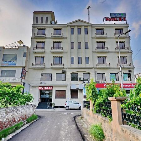 Vivo Hotels Jalandhar Extérieur photo
